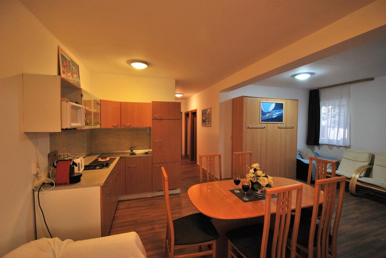 Nautica Apartments Betina  Bagian luar foto