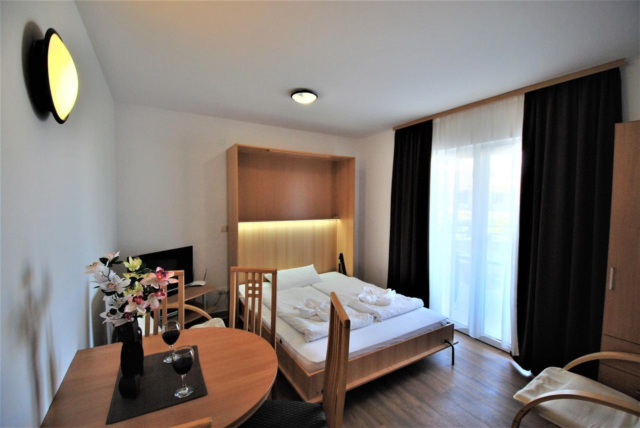 Nautica Apartments Betina  Bagian luar foto