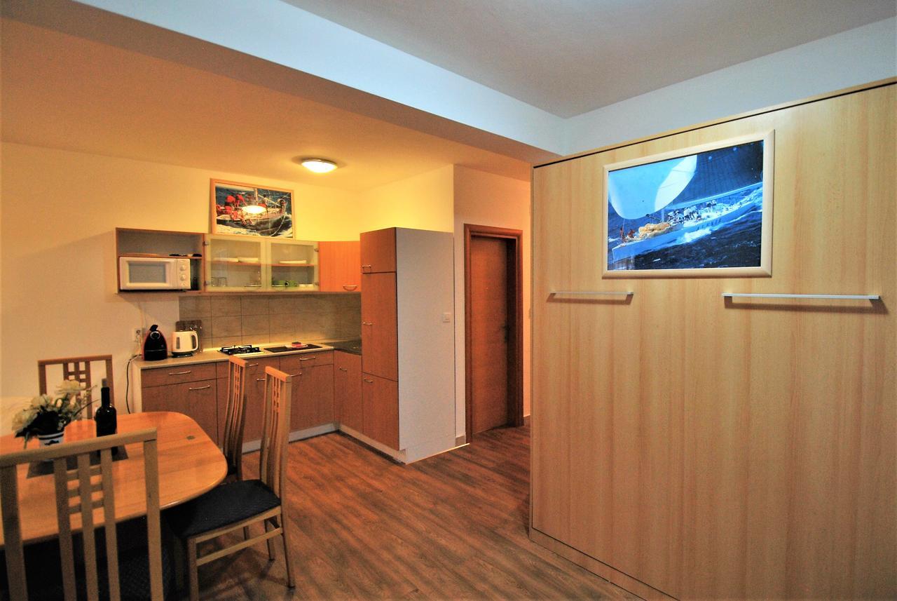 Nautica Apartments Betina  Bagian luar foto
