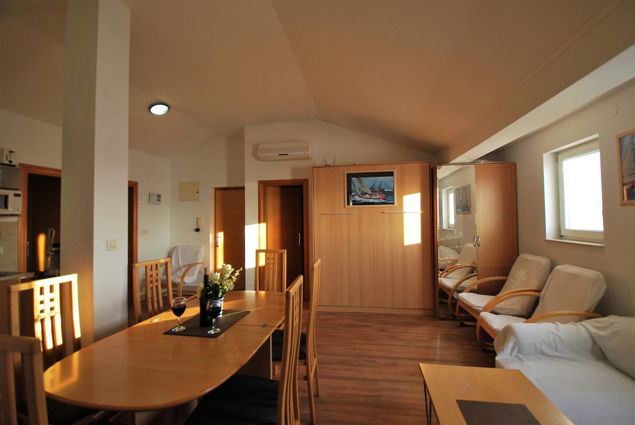 Nautica Apartments Betina  Bagian luar foto