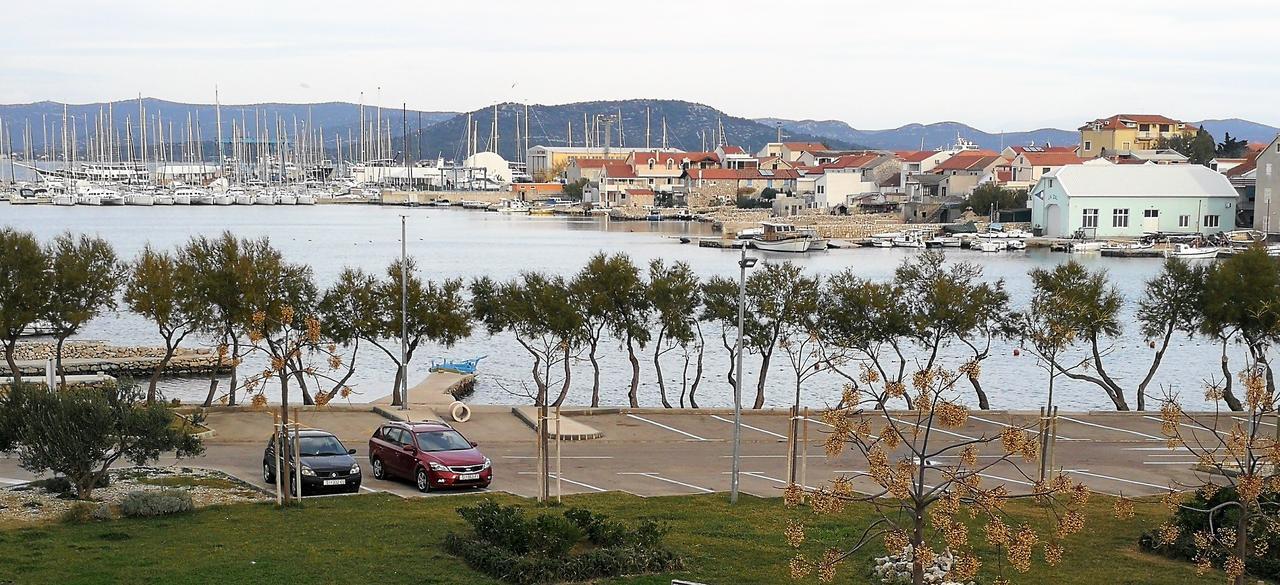 Nautica Apartments Betina  Bagian luar foto