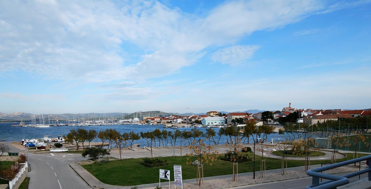 Nautica Apartments Betina  Bagian luar foto